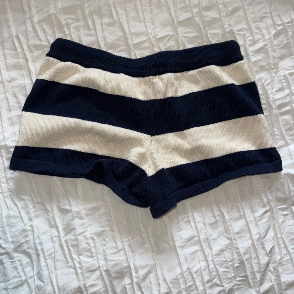 Edikted Riley Striped Knit Shorts - Picture 6 of 6